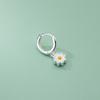 Mori Style Daisy Ear Cuffs: Trendy Korean & Japanese-Inspired Earrings for Students and Trendsetters.