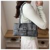 Trendy PU Leather Shoulder Bag Large Capacity Versatile Underarm Bag Lightweight Retro Commute Bag Daily Use