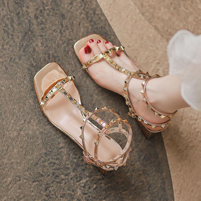 

This new thick heel shoes rivet word with versatile medium and high heel fashion sandals women 34 шампанского