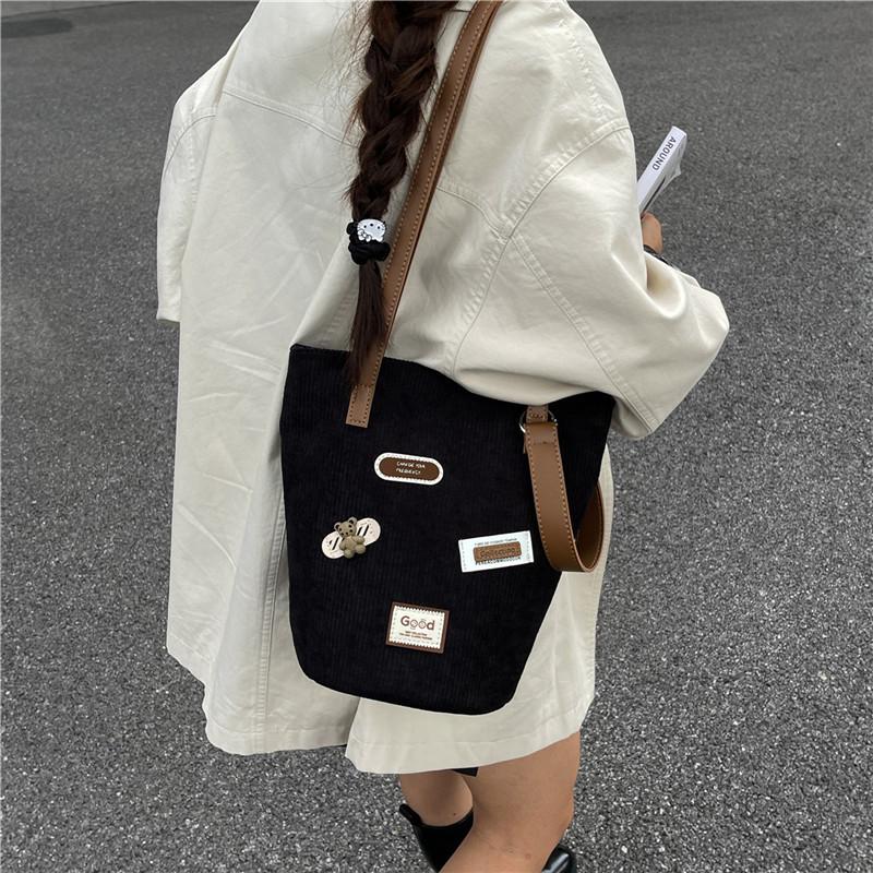 Corduroy Bag Women's Large Capacity 2025 New Autumn and Winter Versatile Shoulder Messenger Bag Casual Commuter Bucket Bag