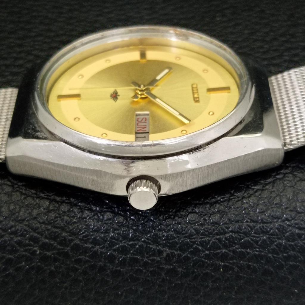 CITIZEN AUTOMATIC 8200 JAPAN MENS VINTAGE GOLDEN COLOR DIAL WATCH a702745-1 R210-a702745