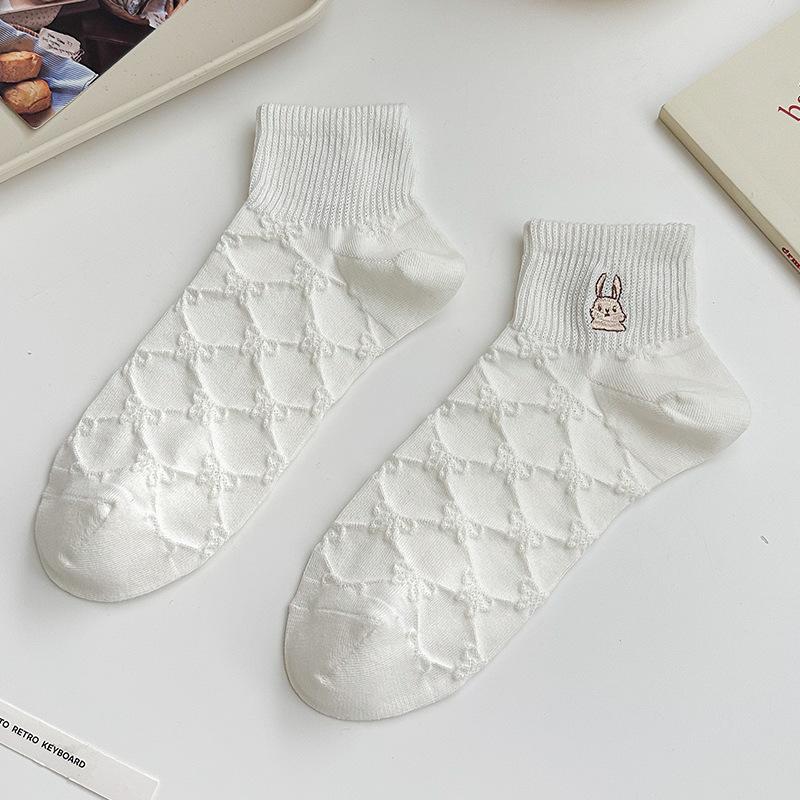

Ladies Spring and Summer New Cute Rabbit Embroidered Dark Jacquard College Style Short Tube Cotton Socks 1 pair белый