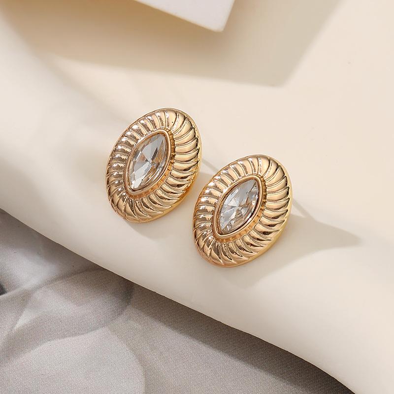 New hip-hop literary and retro five-pointed star stud earrings trendy design heterosexual pearl earrings jewelry