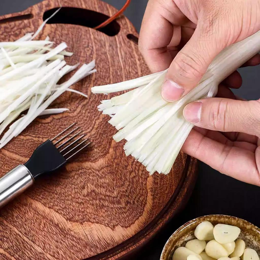 Multi-functional Kitchen Knife with Ultra-fine Handguard for Shredding