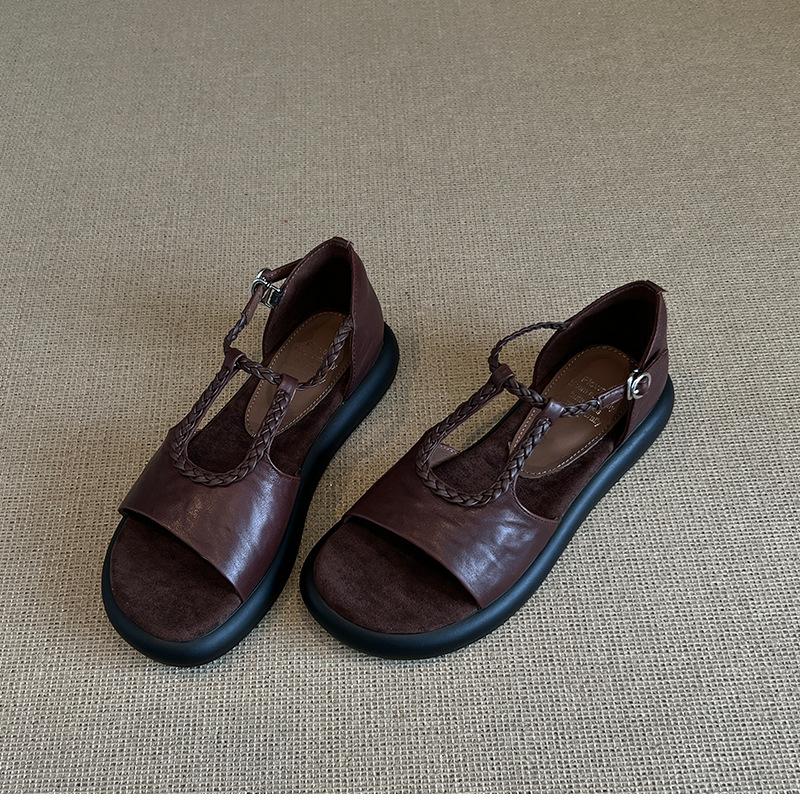 Great and Easy To Wear Without Tiring Feet Retro Woven Soft Sole Casual Outside Wearing Flat Sandals for Women In Summer New Thick-soled Roman Shoes