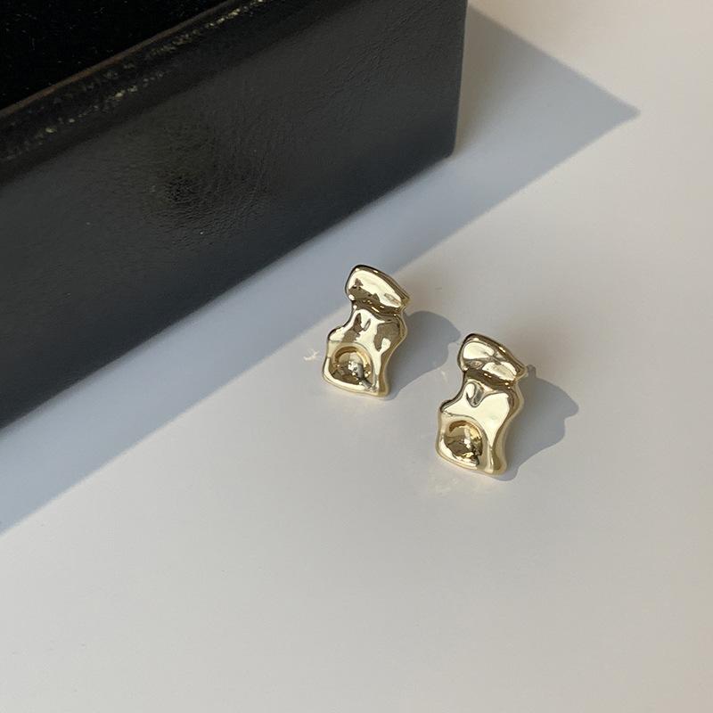 

Геометрические серьги-гвоздики особой формы, женские минималистичные серьги в форме лавы, индивидуальные, на каждый день, для поездок на работу, нестандартные серьги