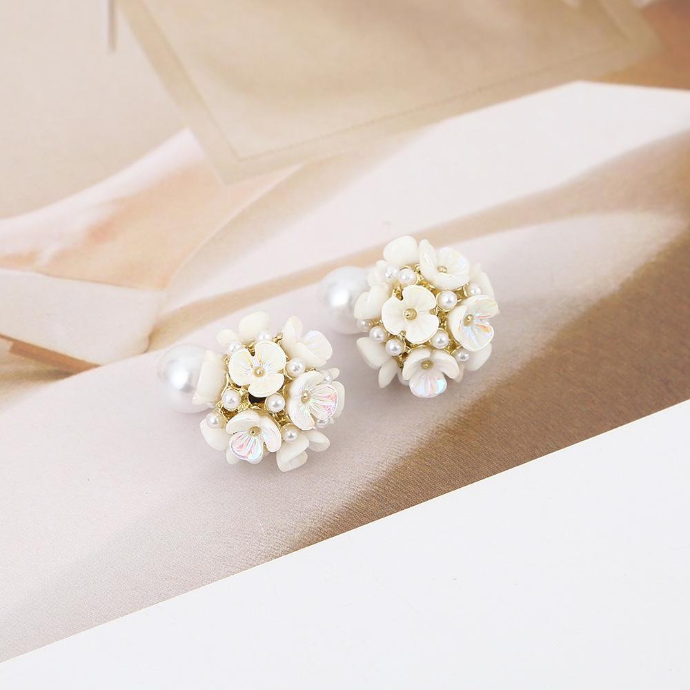 Korean Style Hydrangea Pearl Two-Way Earrings: Elegant  Versatile