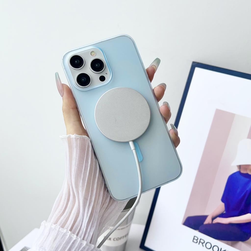 Magsafe Is Compatible with Apple 15 Phone Cases, Iphone14 Ultra-thin, Skin-feel Magnetic 13promax, and Does Not Turn Yellow 12