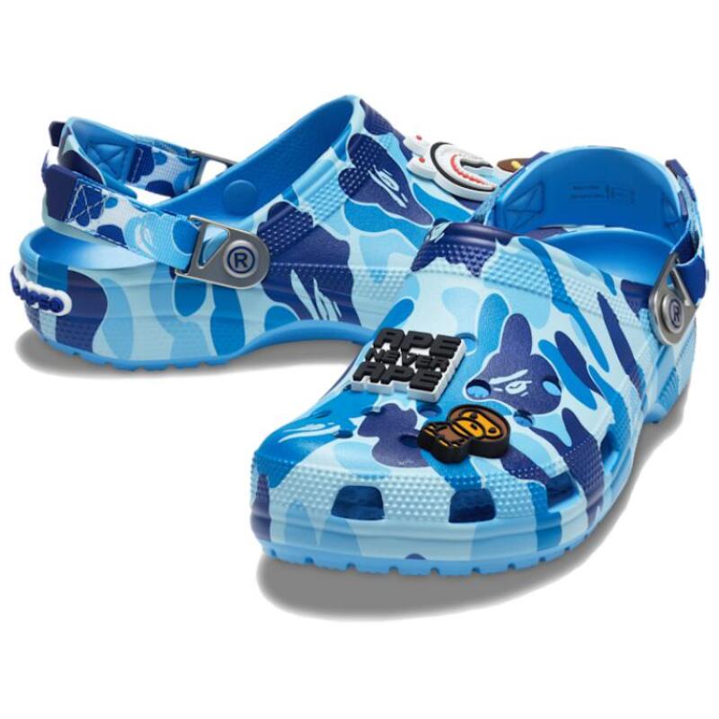 A BATHING APE X Crocs Classic Clog Camouflage Print Comfortable and Versatile Hole Shoes Unisex Blue