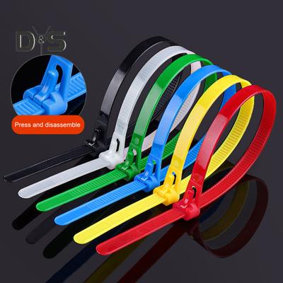 Lot de 100 serre-câbles autobloquants en nylon, réglables et réutilisables, avec boucle, en plastique robuste pour intérieur et extérieur
