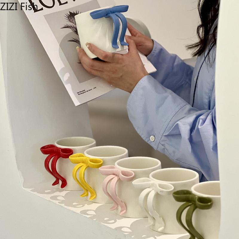 Becher mit Schleifengriff, kreativer Keramik-Wasserbecher, Frühstücks-/Milchbecher für Paare, Büro-Nachmittagstee, Latte-/Kaffeetasse, Trinkutensilien