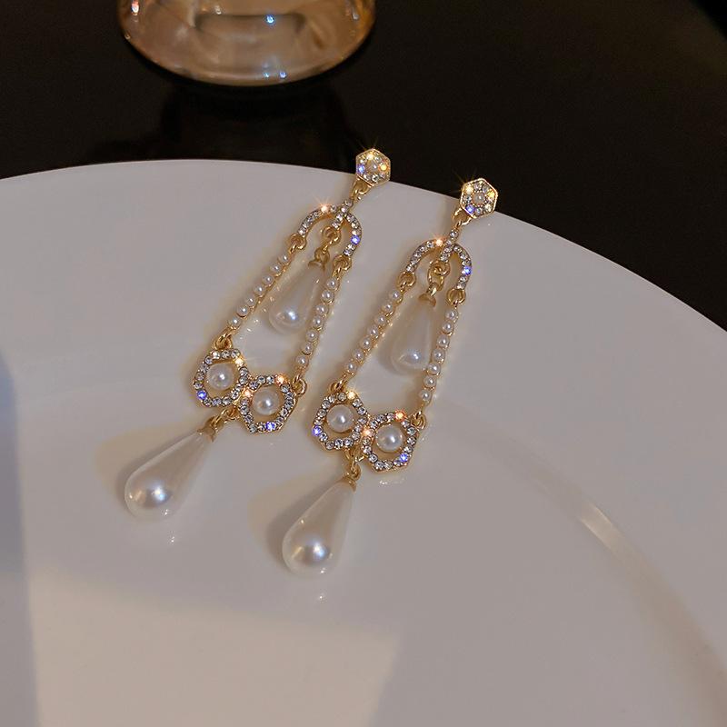 Women Shiny Rhinestone Pearl Geometric Earrings Light Luxury Elegant Temperament French Retro Palace Style Ear Jewelry For Women