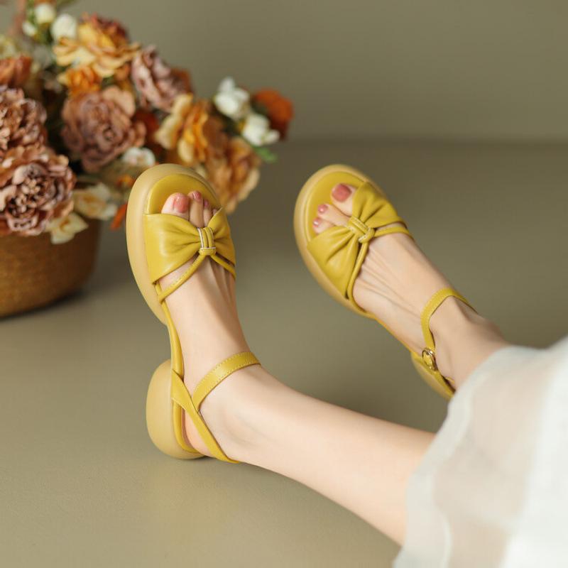 Neue Studentensandalen Damen Rundkopf Schnalle Bequeme Mädchen Plateausandalen Einfarbig Sommer Damen Ein-Wort-Sandalen