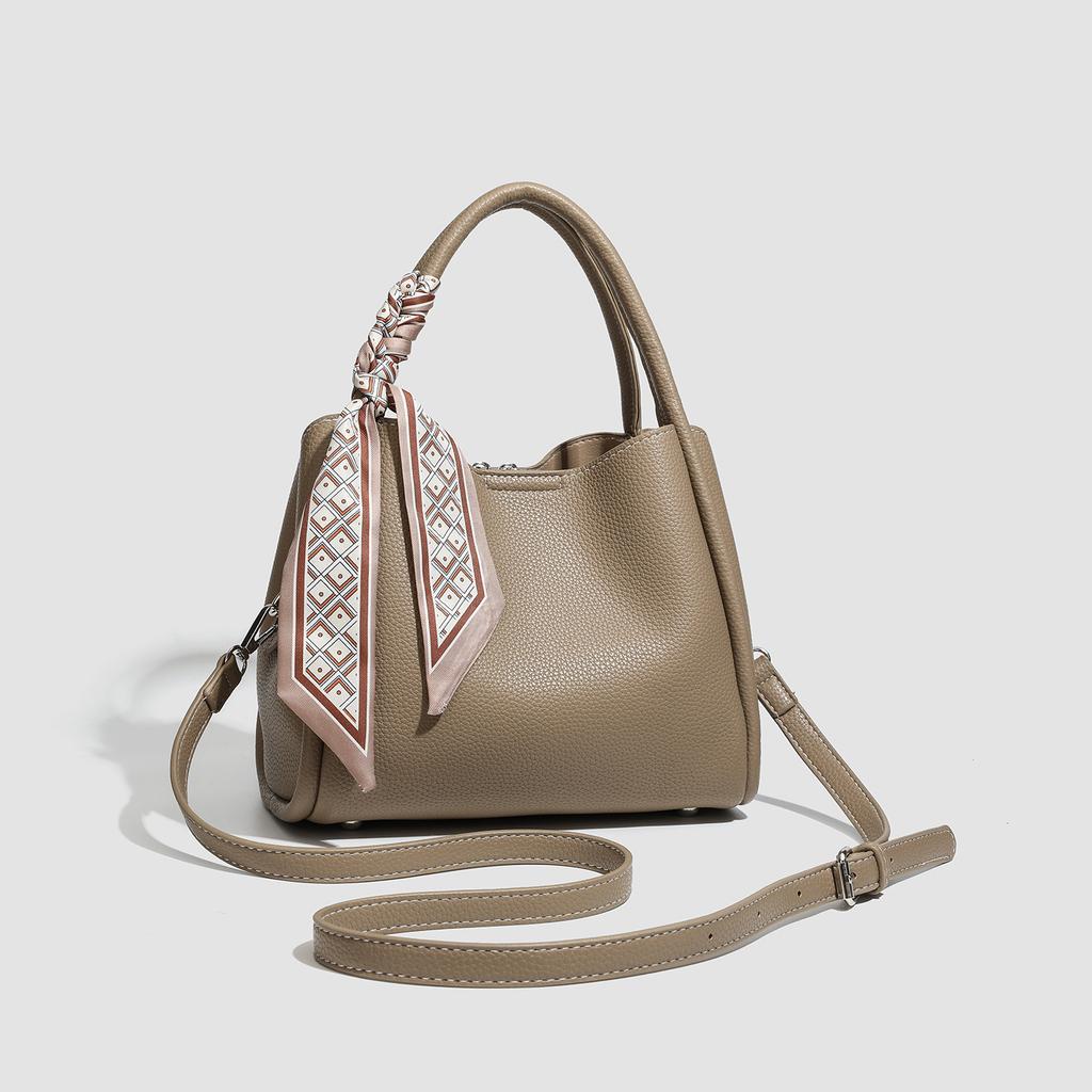 New Messenger Bag Simple and Loose Soft Leather Bucket Bag Versatile Casual Women's Bag Single Shoulder