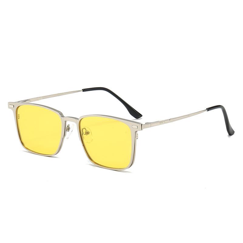 Les ensembles magnétiques peuvent être assortis à des lunettes de soleil polarisées, des lunettes de vision nocturne pour la conduite et des montures de lunettes pour la myopie.