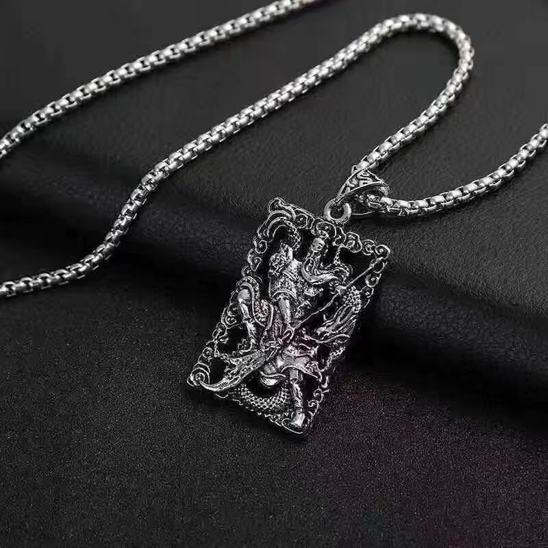 Titanium Steel Necklace Men's Trendy Brand Versatile Collarbone Chain Light Luxury Niche Design High-end Cuban Pendant Neck Chain Accessories