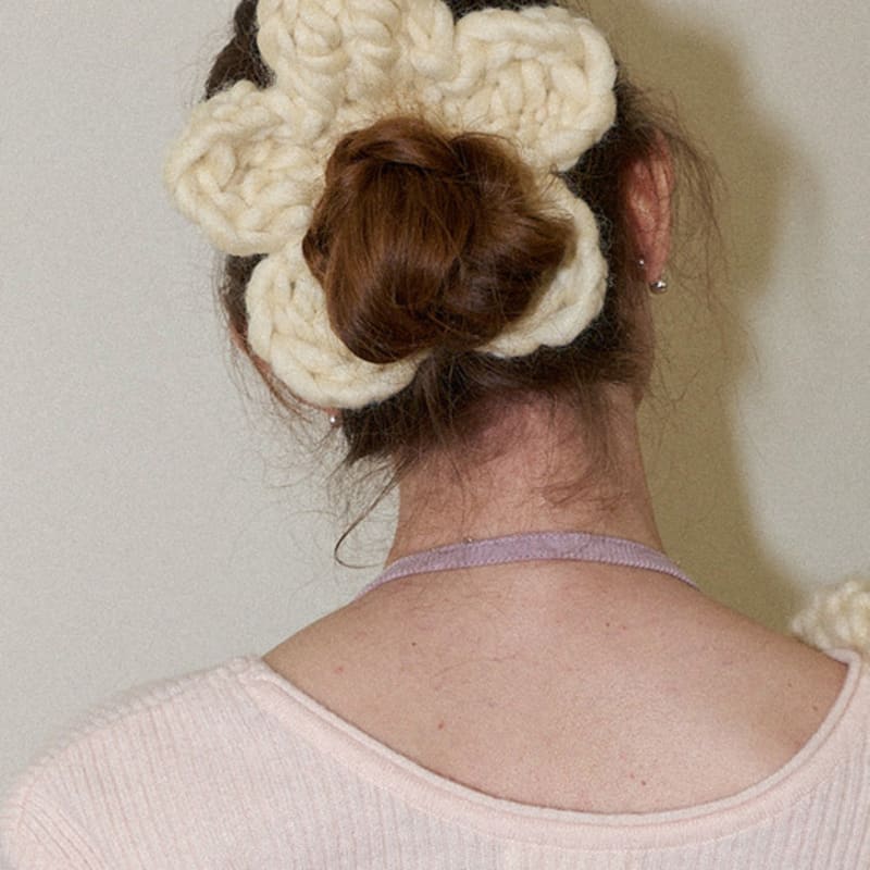 

Slowslowly Шерсть 100% Ручная работа Крючком Большая ромашка Резинка для волос _ Кремовый Cream