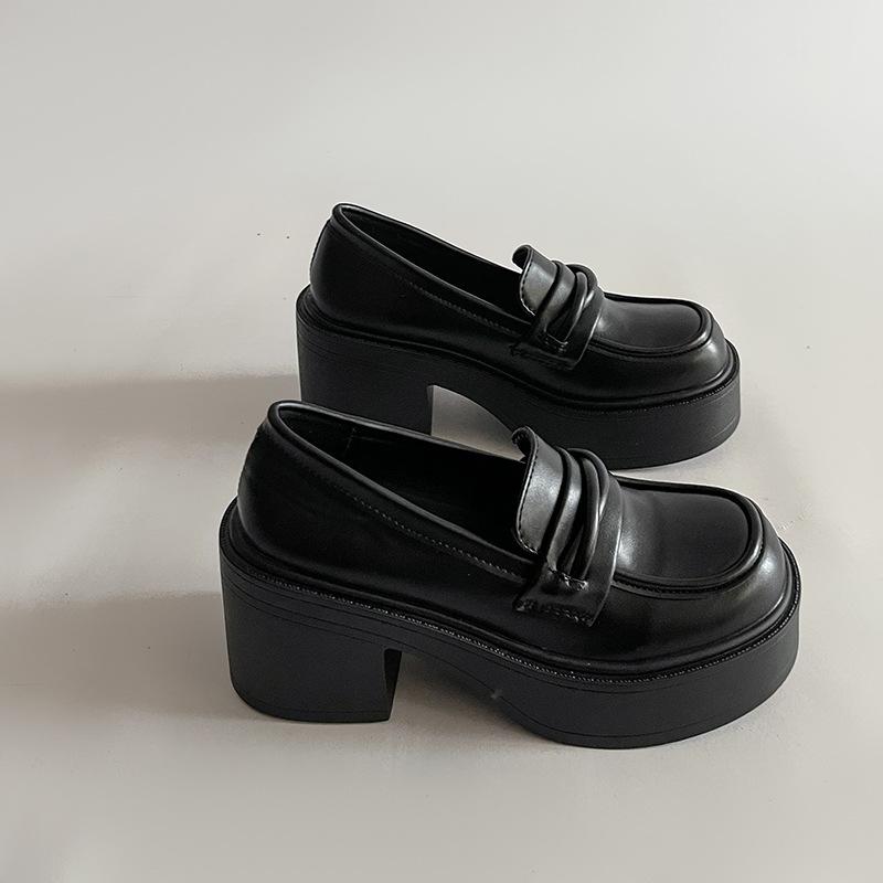 

Туфли Мэри Джейн на платформе в британском ретро-стиле, женские, 2025 новинка, японский круглый носок, толстый каблук, с юбкой, маленькие кожаные туфли 40 матовый черный