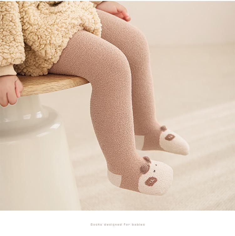 Cozy Velvet Baby Footie Pajamas: Warm and Seamless One-Piece for Autumn & Winter