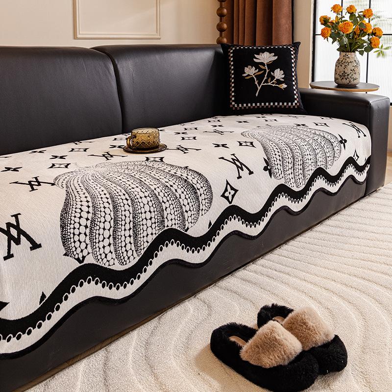 

Retro Special-Shaped Sofa Cushion Universal In All Seasons New Sofa Seat Cushion Light Luxury High-End Sofa Cover Cloth Towel 70*70cm
