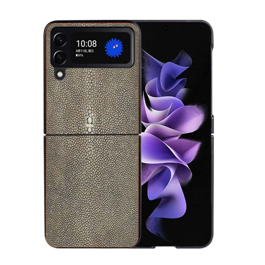 It looks like Real Snake Skin Phone Case For Samsung Z Flip 7 6 5G Galaxy Z Flip4 Z Flip5 Z Flip3 Coque Black Hard PC Shell Prot