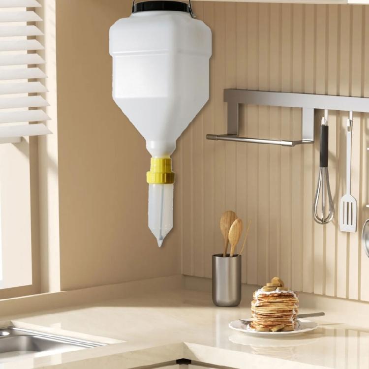 Convenient 5.5L Hanging Sauce Bottle Sauce Dispenser for Easily Dispensing In Busy Restaurant Environment