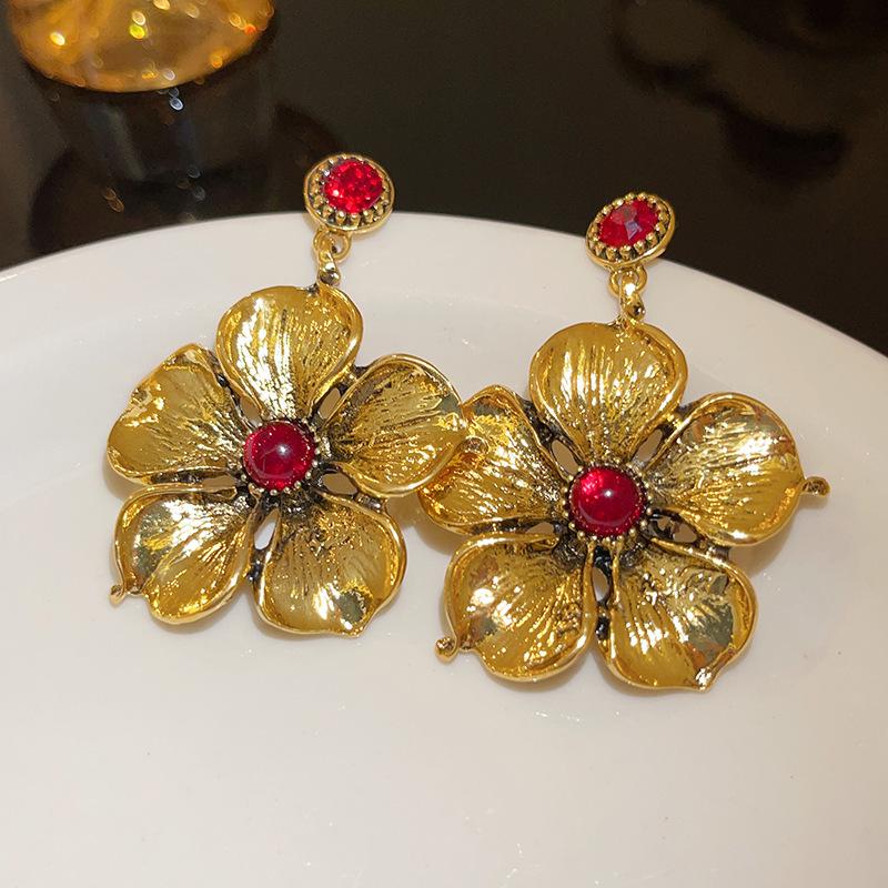 Medieval vintage earrings, court style niche high-end stud earrings Internet celebrity retro earrings jewelry women