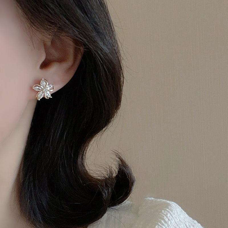 Dainty Flower Stud Earrings for Women Piercing Cartilage Ear Ring Cute Zircon Gold Color Women's Aesthetic Jewelry Gift