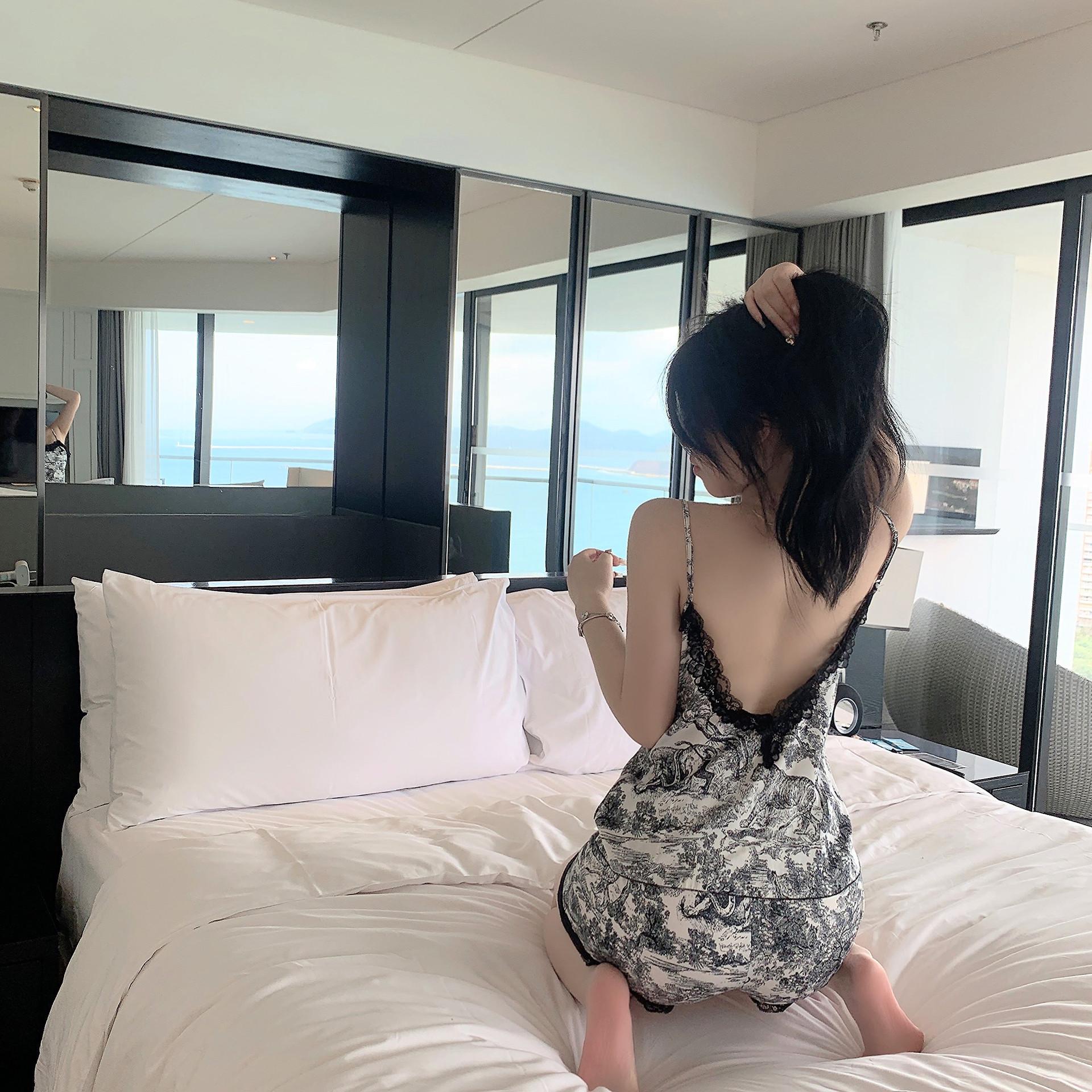 

Sexy Pajamas Women s Ice Ribbon Chest Pad Lace Suspender Shorts Cover Beautiful Back Printed Silk Loungewear Can be worn outside XL