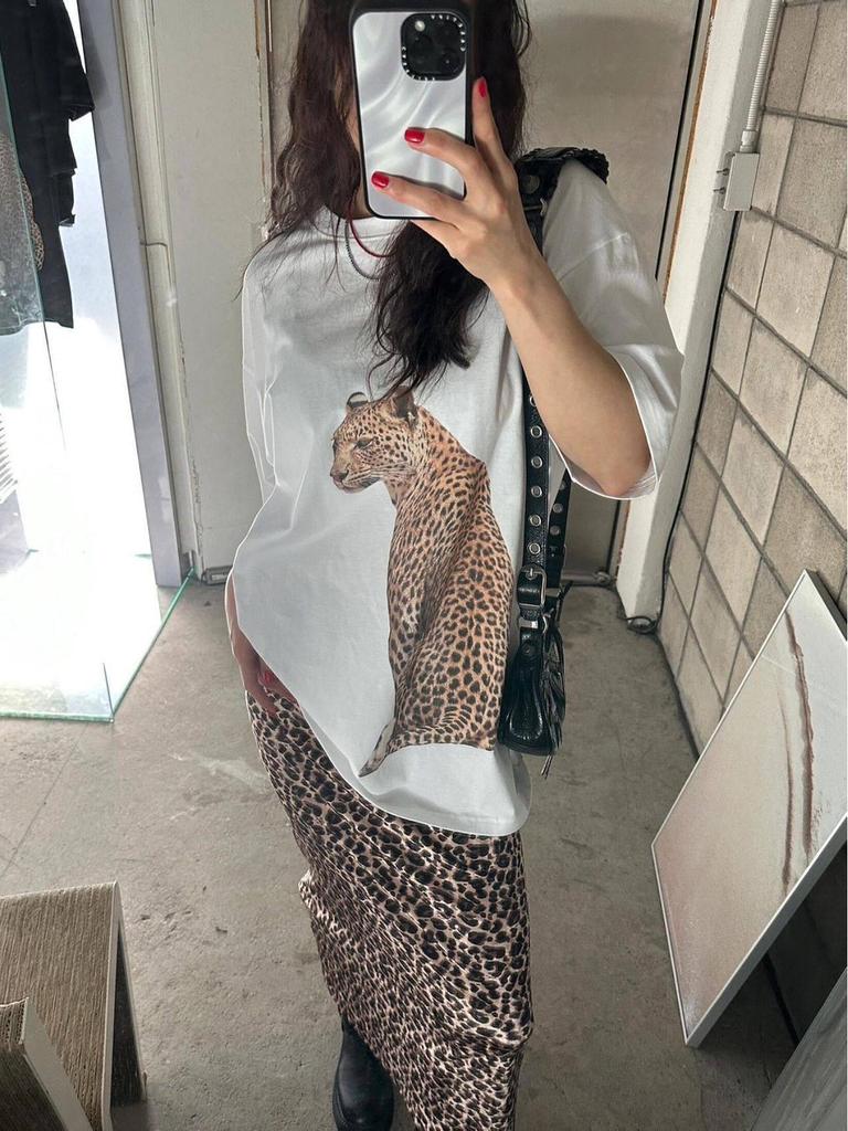 Women's Summer Oversized Fashion T-Shirt - Casual & Trendy Short Sleeve