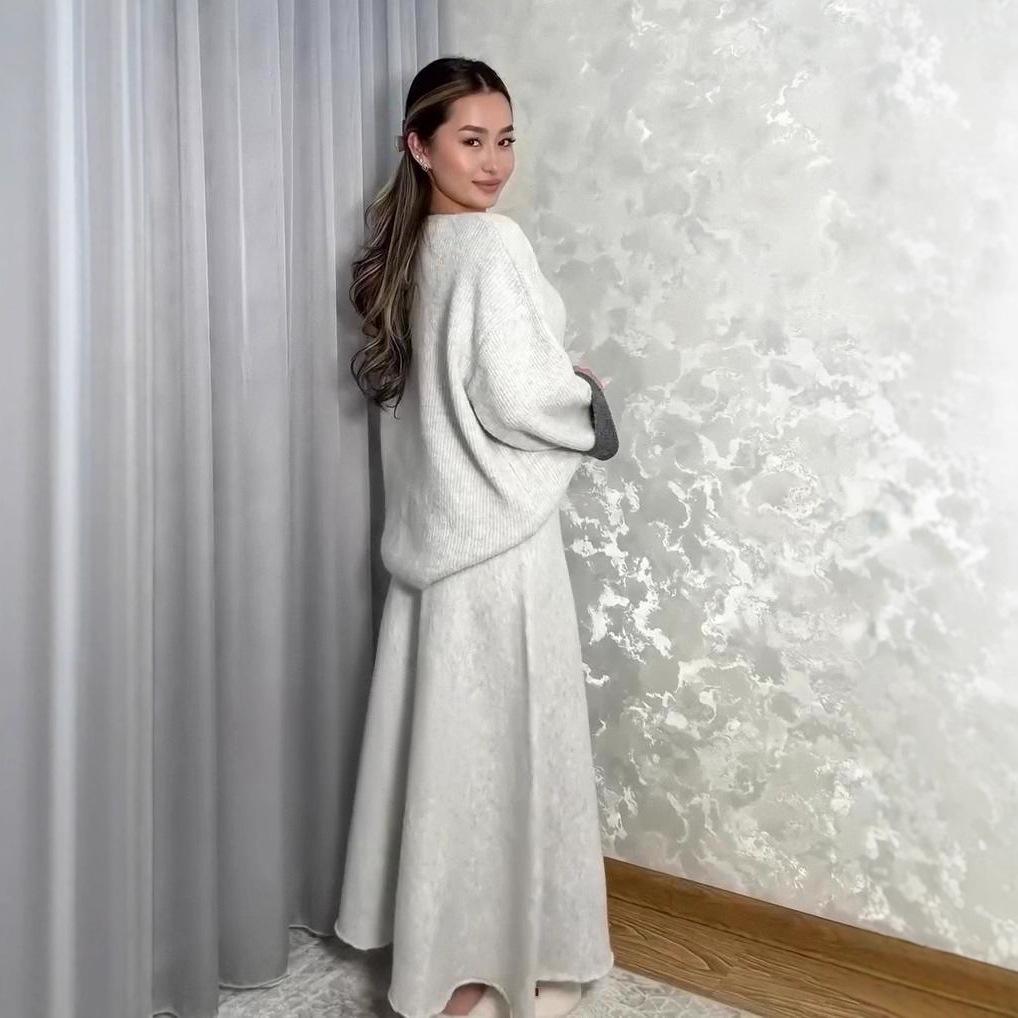 2025 Autumn Women's Ribbed Knit Sweater & A-line Long Skirt Set
