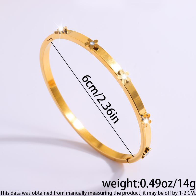 Titanium Steel , Fresh Petal , Girls' Advanced Sense, Light Luxury Does Not Fade, Stainless Steel Love Diamond