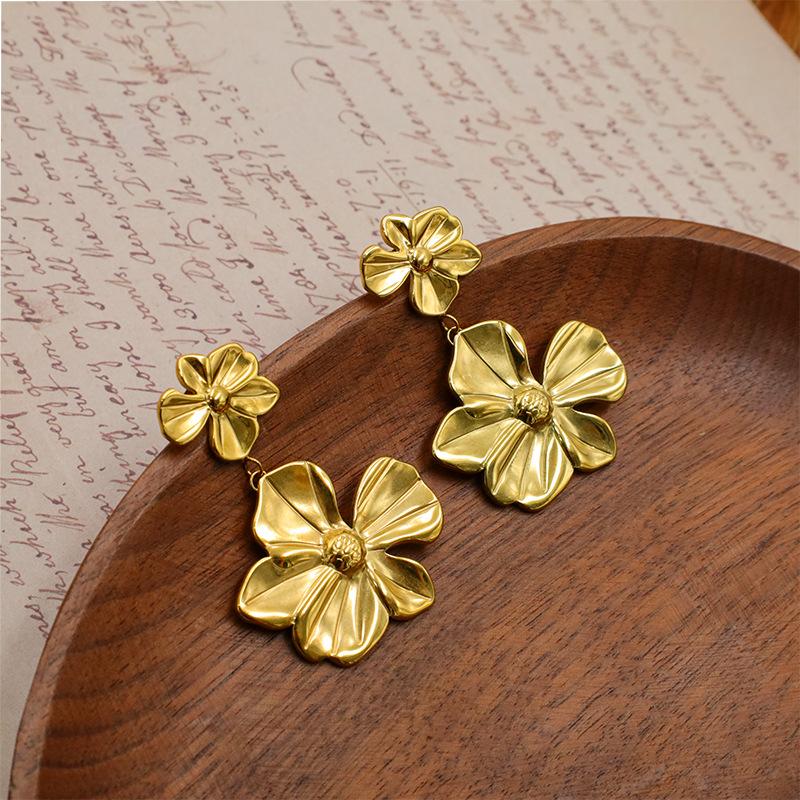 Fashion Retro Niche Exaggerated Temperament Retro Earrings Gold Two Flowers Splicing Earrings Girl Girlfriend