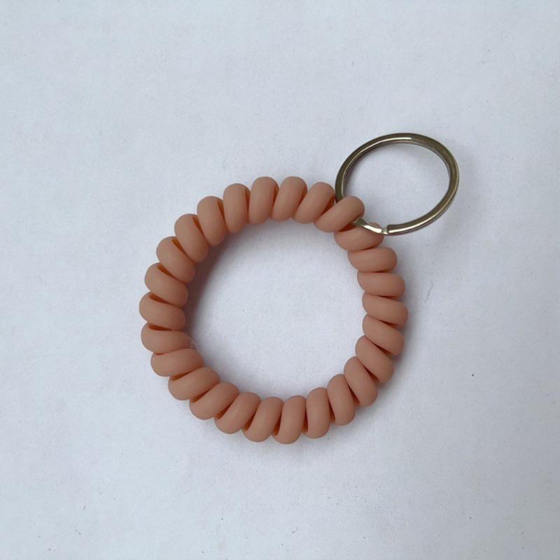 

Spring Coil Keychain Wristband Strap with Non-Slip Grip, Colorful Stretchable Plastic Key Holder for Car Keys & Gym Accessories