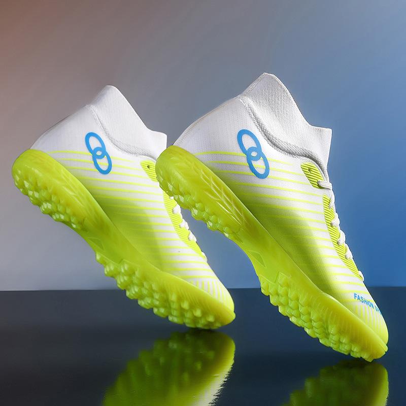 Seamless Cut Large Size Men's and Women's Football Shoes New Student Adult Spike Broken Nail Competition Training Shoes