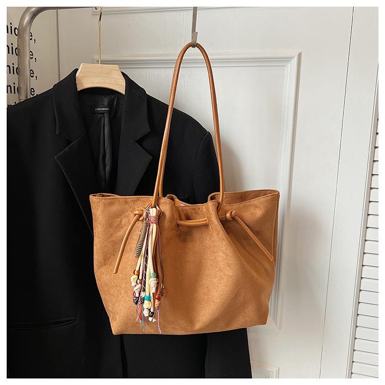 Large capacity retro suede tote bag women's 2025 new casual fashion shoulder bag niche versatile underarm bag