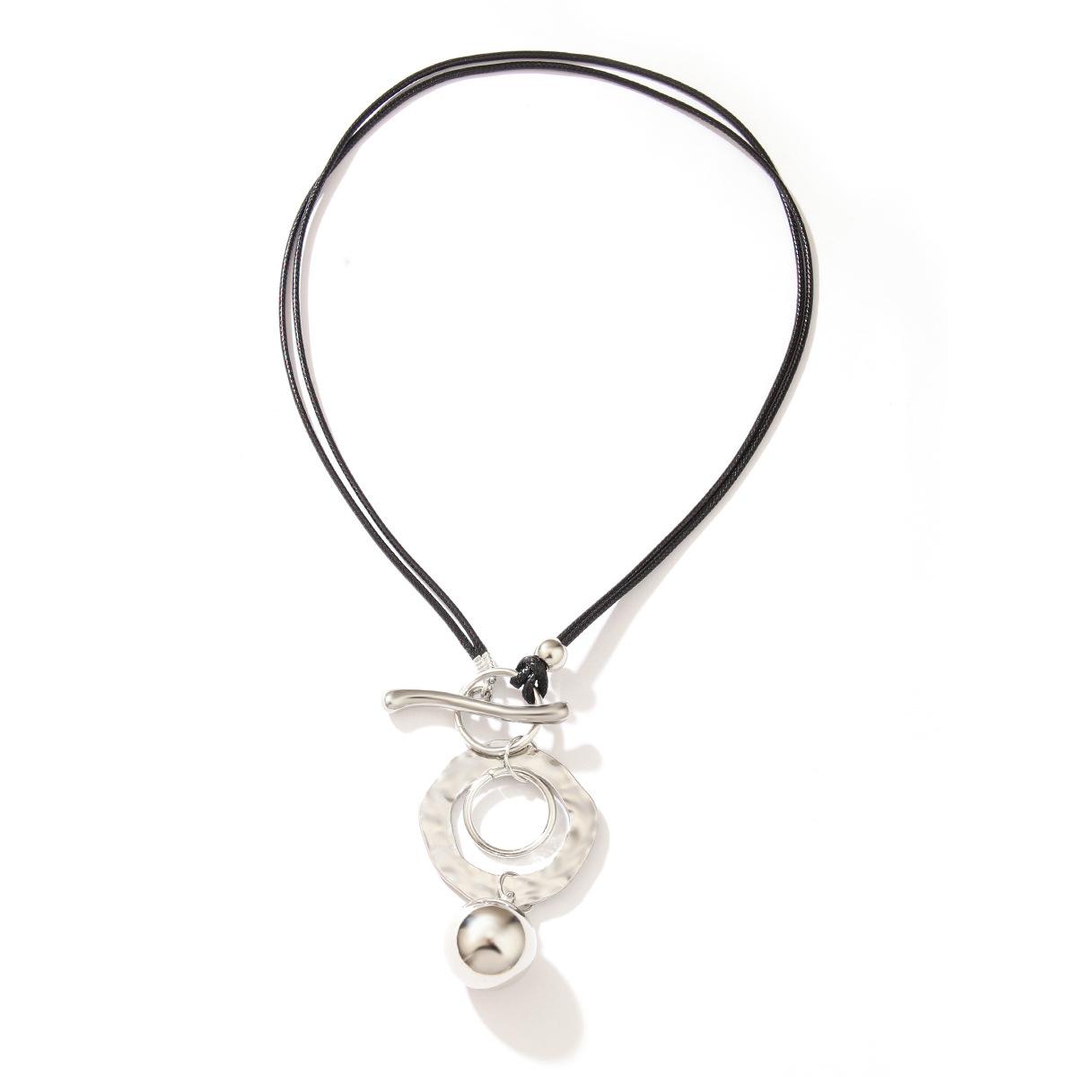 

Personality Trend OT Buckle Versatile Round Pendant Minimalist Design Fashion Necklace