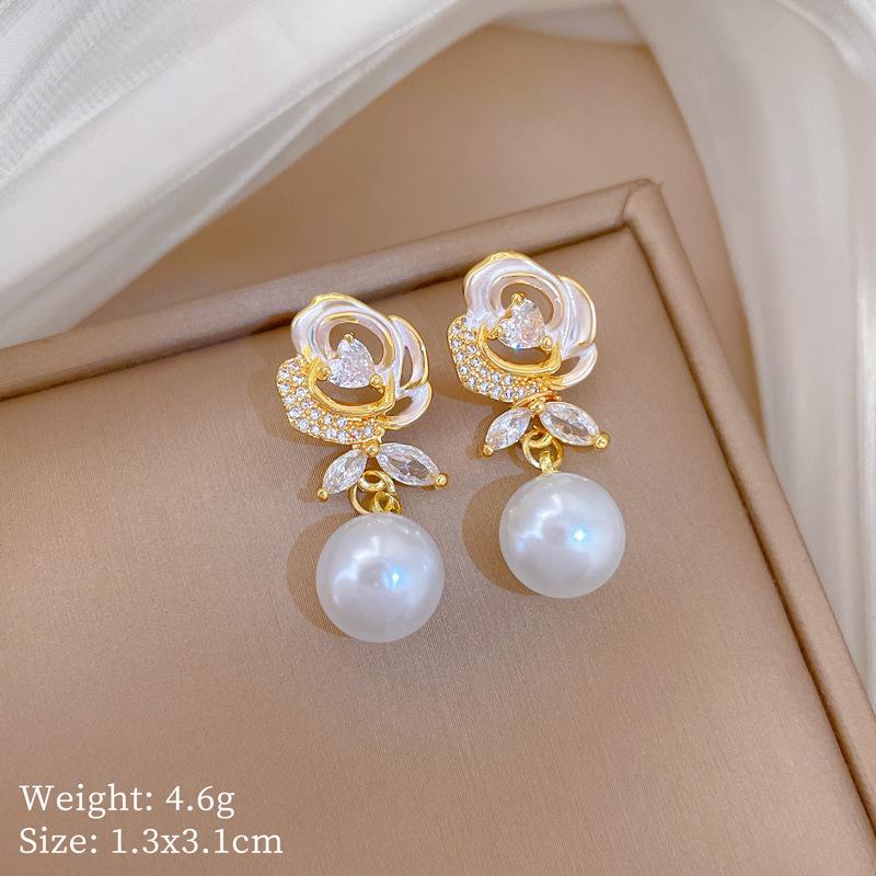 Court Style Flower Suit Light Luxury Temperament Gorgeous Full Diamond Necklace Female Versatile Collarbone Titanium Steel Chain
