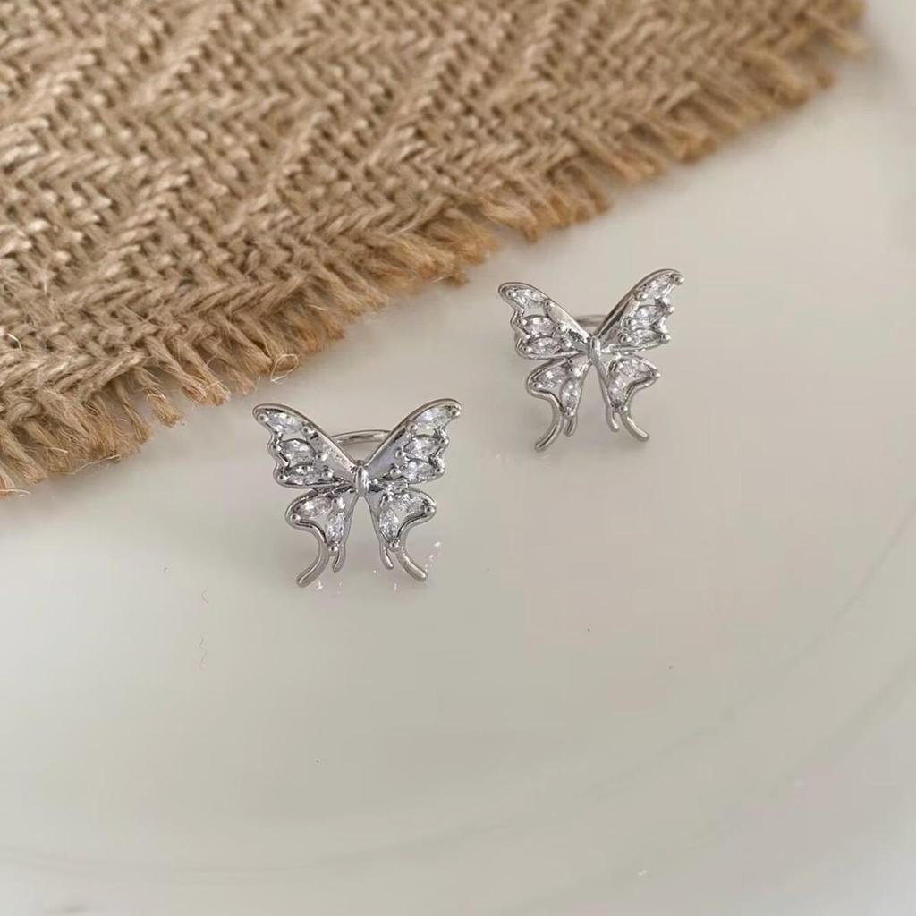 Exquisite Silver Rhinestone Butterfly Ear Cuff - Versatile No Ear Hole Earrings