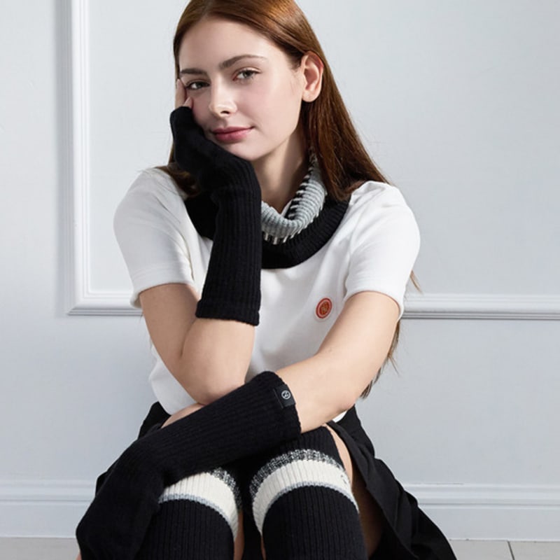 nitina wool knit hand warmer BK