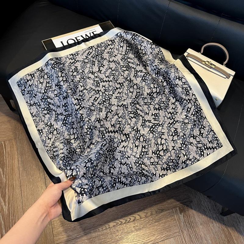 New silk scarf women's fashion versatile high-end small square scarf Korean version neck protection scarf spring and autumn retro scarf binding bag