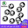 Adesivo per Auto 2025 Nuovo 11mm 14mm Adesivi per Chiave Auto Remota Emblema Logo Accessori Per Skoda Fabia Kamiq Rapid Kodiaq Octavia A5 A7