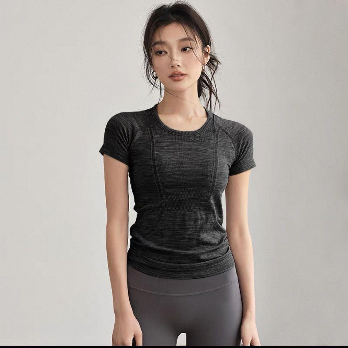 

Women s Seamless Knit Yoga & Training T-Shirt - 2025 Spring/Summer Collection M for 105-115 jin чёрный