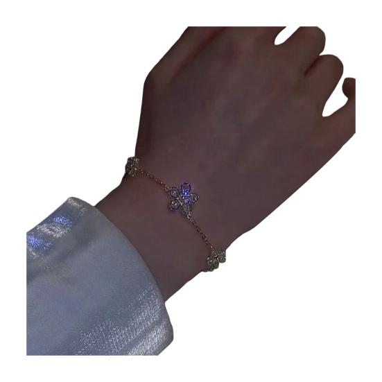 Women Bracelet, Flower Design Bracelet with Claw-Setting Cubic Zirconia Inlaid, Lightweight Wristband for Jewelry Gift золотистый