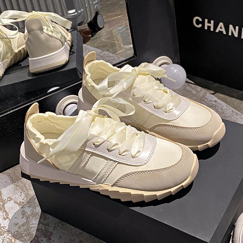 

2025 summer women s casual shoes student campus fashion trend Korean version ultra-light breathable versatile new board shoes 40