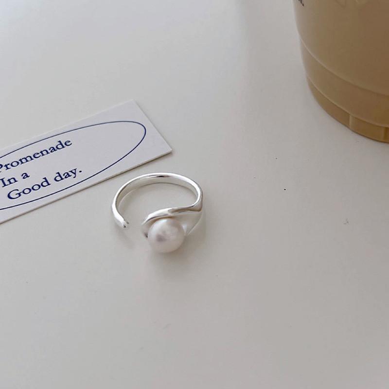 Open Design Stylish Pearl Ring For Women With Modern Aesthetic And Versatile Appeal Fashion