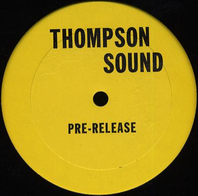 Disque 12 pouces LINVAL THOMPSON / EDDIE SCORCHER - Bound To Surrender / Equality & Jus LT101 Thompson Sound 1979 Jamaïque Reggae, Ska & Dub Occasion