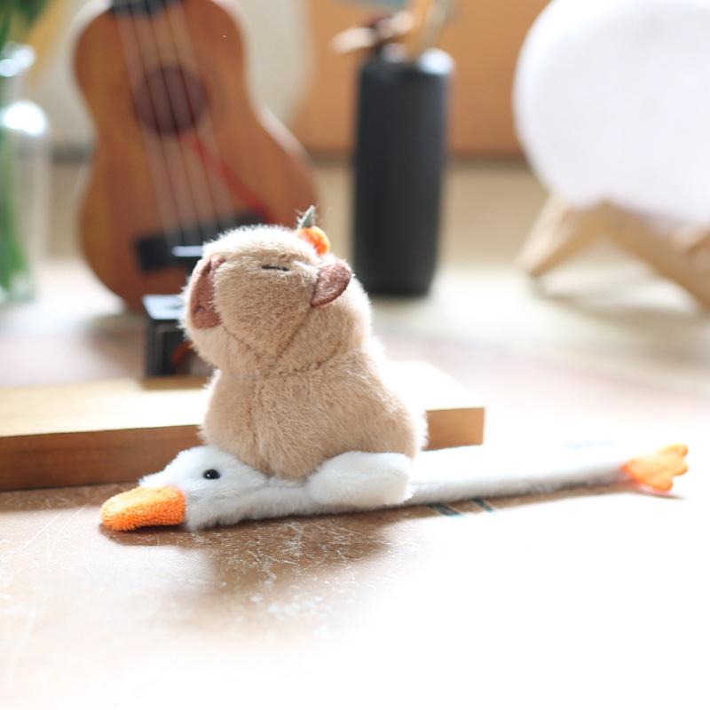 1 Piece Cartoon Cute Capybara Wristband Bracelet Kawaii Funny Capybara Plush Clap Circle Hand Ring For Women Girls Children Gift