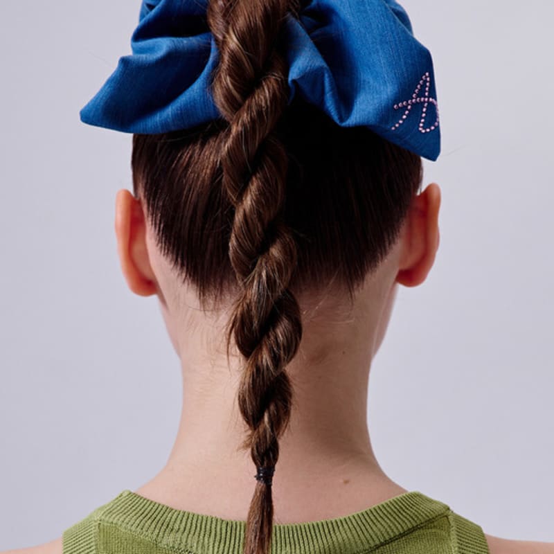 August Harmony Denim Square Scrunchies / Mid Blue