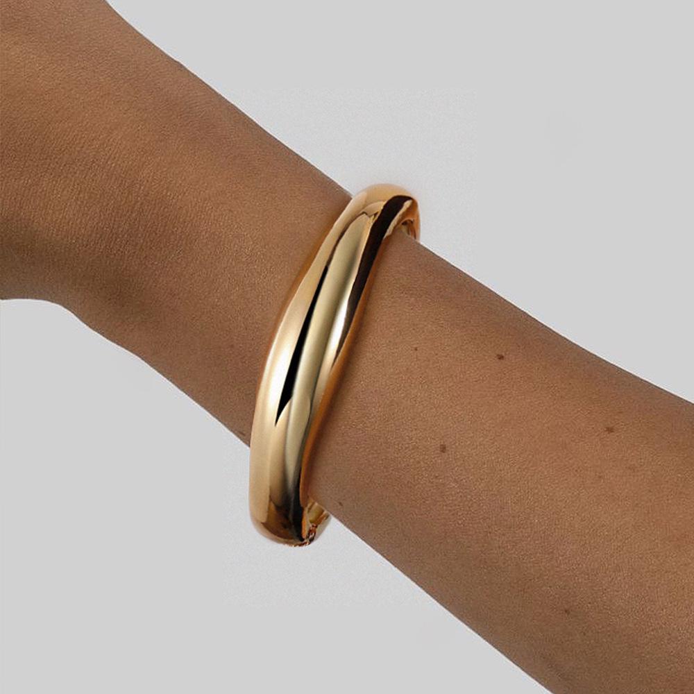 Non-Fading Gold Alloy Open Bangle: Personalized High-End Women's Jewelry